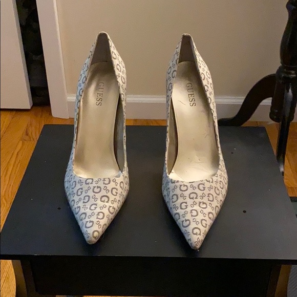 guess stiletto shoes
